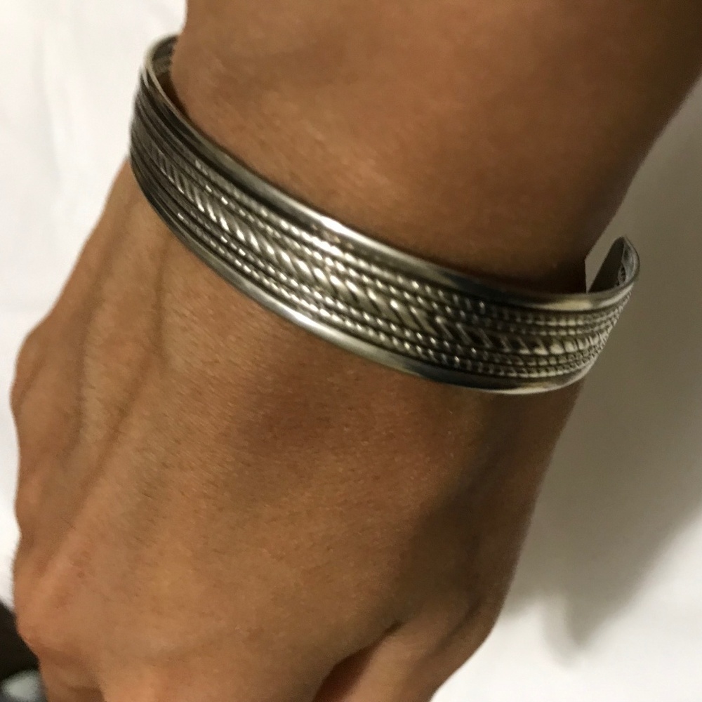 5/$15 vintage costume jewelry metal bracelet
